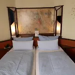 Otel Main Eckert 3 3*