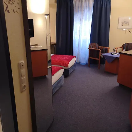 Hotel Main Eckert 3 3*